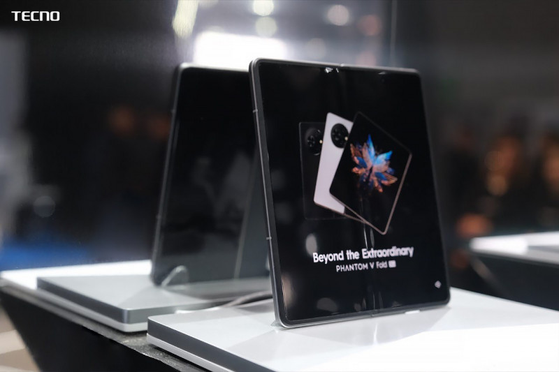 PHANTOM V Fold Tecno
