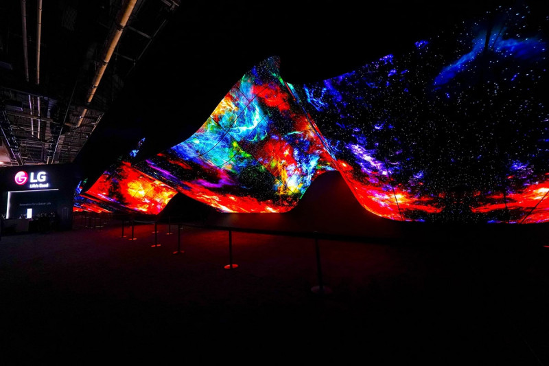 LG SIGNATURE OLED TV R