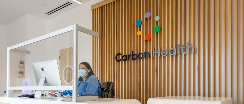 приемная клиники Carbon Health