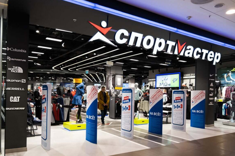 «Спортмастер» внедрил российское решение Naumen Workforce Management (Naumen WFM) для формирования оптимальных рабочих графиков 400 специалистов собственного и аутсорсинговых контакт-центров. За счет автоматизации процесса компании удалось в десять раз сократить время на построение прогноза нагрузки и расписания операторов, а также на 90% снизить трудозатраты на корректировку графика работы.