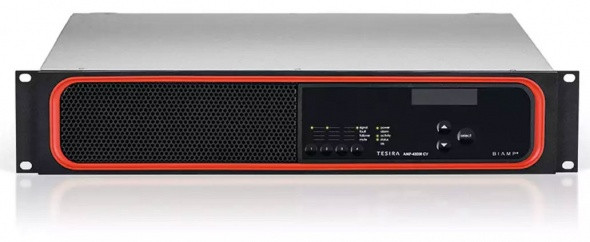 Цифровой усилитель, 4 канала по 300 Вт на 70/100 В. Подключение аудиосигналов через интерфейс AVB/TSN (разъем RJ-45), либо через разъемы Phoenix на опциональной карте аналоговых входов.