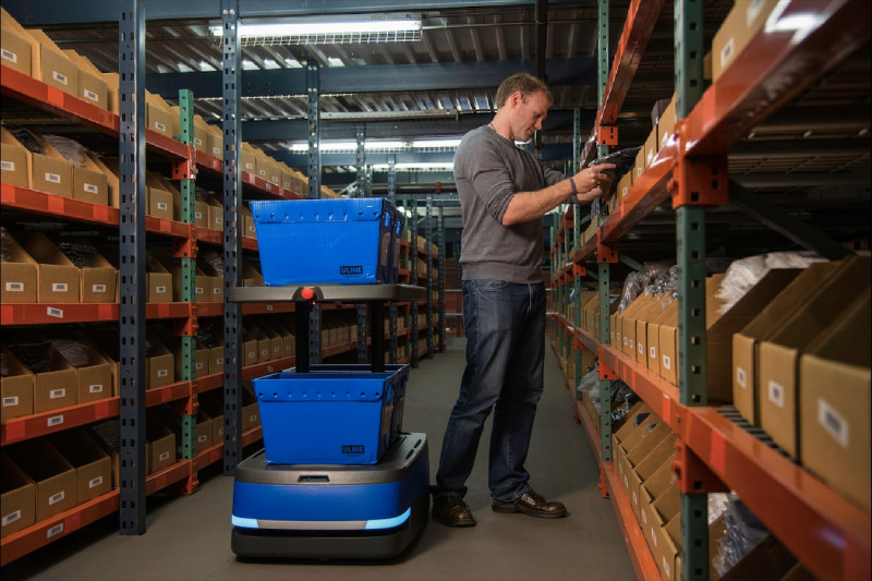 GXO внедряет автономных мобильных роботов в своих логистических центрах по всему миру