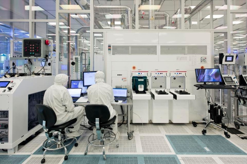 Чтобы вывести на рынок передовые двухнанометровые чипы, корпорация IBM объявила о заключении партнерства с молодой японской компанией по производству полупроводников Rapidus Corp.