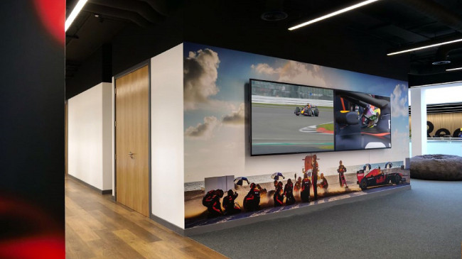 Дисплеи Philips для совместного успеха Oracle Red Bull Racing, img-4
