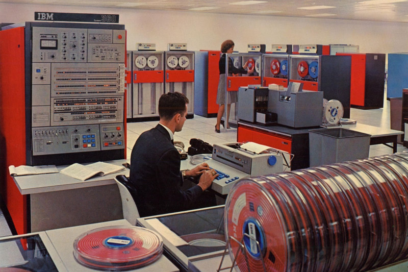 первый массовый мейнфрейм IBM System/360