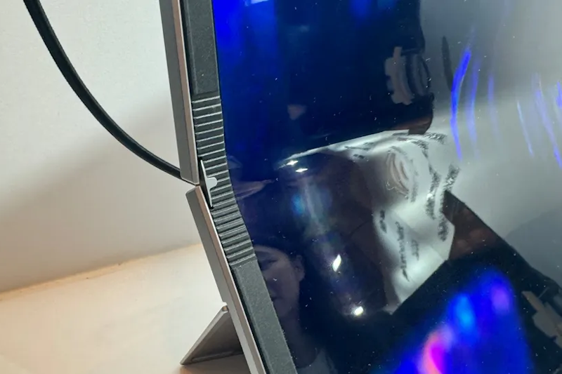 Asus ZenScreen Fold OLED