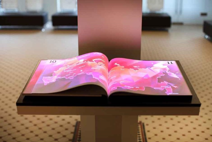 Интерактивная книга в офисе ЛСР