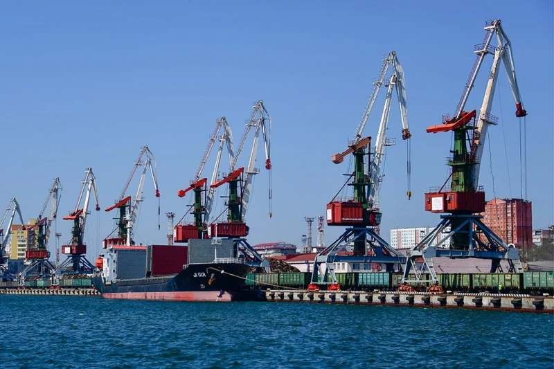 Компания Naumen завершила проект по внедрению системы управления ИТ-активами в Новороссийском морском торговом порту (НМТП). В компании создана централизованная система учета ИТ-активов, которая позволяет управлять оборудованием, программным обеспечением и лицензиями на всех этапах жизненного цикла. Проект охватил более 1500 сотрудников и свыше 7600 единиц ИТ-оборудования.