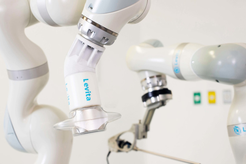 Объявлено о первом в мире коммерческом использовании платформы роботизированной хирургии