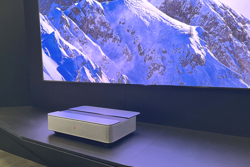На выставке CES 2023 на стенде Hisense 5 января была представлена модель Leica Cine 1, что стало знаком тесного партнерства сторон. На следующем этапе, как заявил управляющий директор компании Leica Smart Projection GmbH Стефан Альбрехт (Stephan Albrecht), Hisense и Leica Camera продолжат укреплять технологическое сотрудничество в сегменте лазерного телевидения, выпуская новые продукты — все они входят в премиальный сегмент и ориентированы на новый уровень качества изображения.
