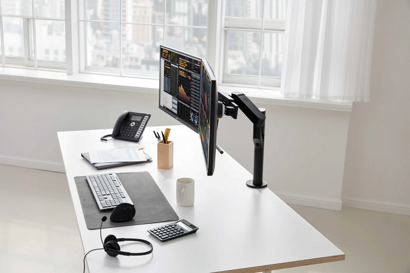 LG C-Clamp