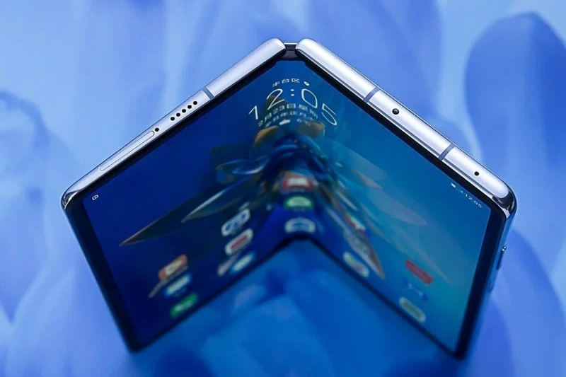 TECNO представит PHANTOM V Fold, первый складной смартфон бренда на базе процессора MediaTek Dimensity 9000+, на выставке MWC 2023.