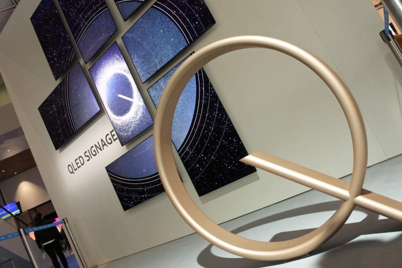 Samsung-QLED-Signage