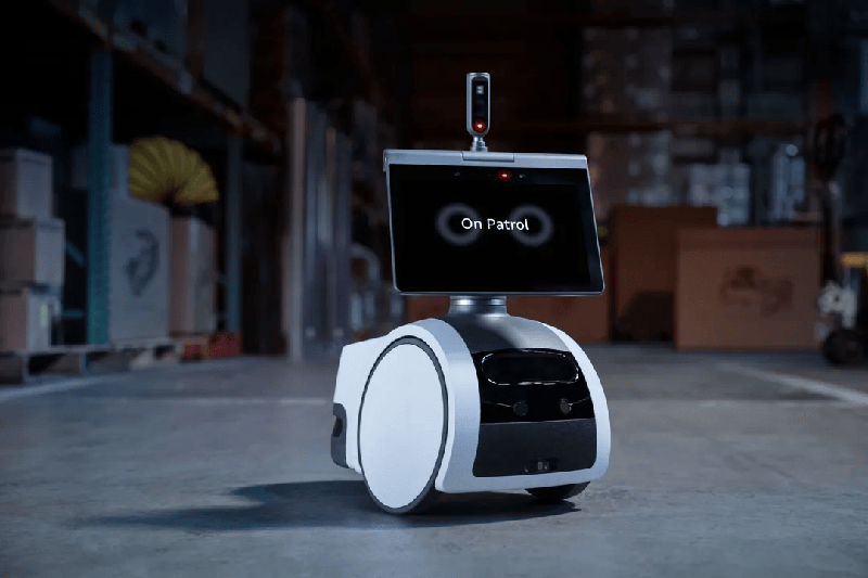 Amazon прекращает выпуск роботов безопасности Astro for Business