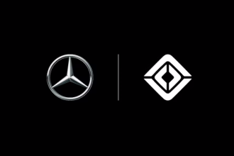 Mercedes-Benz и Rivian подписали Меморандум о взаимопонимании, стратегическом партнерстве и совместном производстве электрических фургонов с целью установить стандарт экологичного и полностью электрического транспорта. Планируемое совместное предприятие будет производить на заказ большие электрические фургоны для Mercedes-Benz и Rivian.
