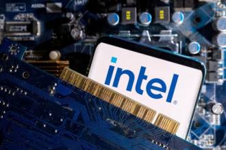 Компании Intel Corp. и Boston Consulting Group объявили о сотрудничестве, которое позволит продавать крупным корпорациям продукты генеративного искусственного интеллекта (ИИ).