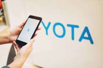 VK Assistant помог Yota запустить уникальную модель поддержки силами клиентов. Цифровой ассистент консультирует пользователей Yota, при необходимости подключает консультантов из числа гуру или сотрудников колл-центра. Также VK Assistant берет на себя предотвращение возможных негативных сценариев.