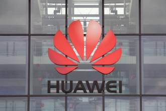 Китайская компания Huawei заявила, что заменяет внутренние программные системы управления, которые она когда-то получала от американских поставщиков, своими собственными программными разработками.