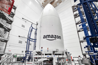 В пятницу компания Amazon отправила на орбиту свои первые два интернет-спутника, что является ключевым шагом на пути к созданию сети из более чем 3000 спутников.