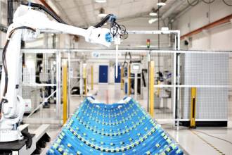 За счет использования роботов ABB, производящих солнечный коллектор каждые шесть минут, солнечная технология компании Absolicon становится конкурентоспособной альтернативой традиционному отоплению.