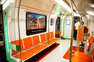 Холдинг «Швабе» Госкорпорации Ростех и LG Electronics представили на международной промышленной выставке «Иннопром-2019» инновационное стекло с прозрачной OLED-матрицей. «Окно-дисплей» может заменить остекление в поездах, на вокзалах и в других общественных заведениях.