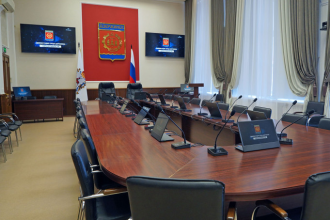 Компания RIWA установила конференц-систему VISSONIC и сопутствующее оборудование в Средний зал заседаний Администрации г. Дзержинска.