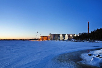 Компания Google приобретает 50 гектаров земли в городе Хамина, Финляндия, рядом со своим давно существующим центром обработки данных с морским охлаждением.