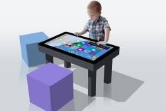 Интерактивный стол Clea с сенсорным дисплеем - инновационное решение для семейных развлечений.