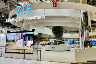 Президент компании ZTE Сюй Цзыян выступил с программной речью под названием «Стимулируйте цифровизацию, наделяйте ее интеллектом» на церемонии открытия Mobile World Congress 2021.