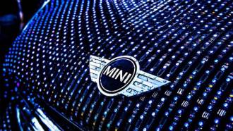MINI Art Beat – знаменитый MINI Cooper, модернизированный 48 тысячами светодиодов.