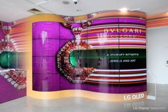Итальянский люксовый бренд Bulgari начал сотрудничество с LG Display, чтобы провести первую в своем роде выставку, используя более 100 OLED-панелей LG.