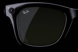 «Умные» очки Ray-Ban Stories были выпущены в четверг, 9 сентября. Их можно приобрести в трех вариантах дизайна и нескольких цветах по цене от 299 долларов США.