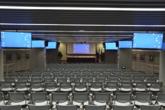 В больнице Алессандро Манцони в Италии провели модернизацию AV-инфраструктуры зрительного зала. Было выбрано решение ATEN для обеспечения стабильного, надежного и высококачественного распределения AV-сигнала
