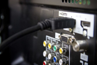 Практически невозможно представить современного ценителя хорошего кино или поклонника компьютерных интерактивных развлечений, не обладающего таким оборудованием, как коммутатор HDMI. Вещь крайне удобная для увеличения HDMI-портов вашего ЖК-телевизора и соединения в единую систему телеэкрана, компьютера и дополнительных игровых и звуковых девайсов.