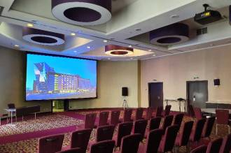 Лазерные инсталляционные проекторы Epson EB-L1505UH и Epson EB-L510U заняли свои места в конференц-залах отеля Марриотт Кортъярд в Иркутске.