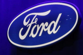 Ford Motor планирует дополнительные инвестиции в размере до 20 миллиардов долларов в производство своих электромобилей, сообщило агентство Bloomberg News.