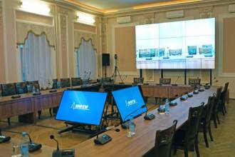 Установили конференц-систему и другое мультимедиа оборудование в зал заседаний Московского корпуса МФТИ в Климентовском переулке.
