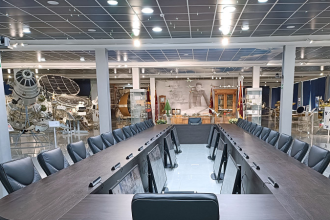 Специалисты компании RIWA оборудовали удобный зал заседаний с конференц-системой VISSONIC SONICON для сотрудников АО «НПО Лавочкина».