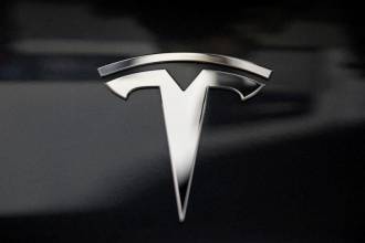 Tesla Inc рассматривает возможность запуска завода по переработке лития на побережье Техасского залива. На фоне растущего спроса на электромобили компания надеется обеспечить поставки ключевого компонента, используемого в батареях.