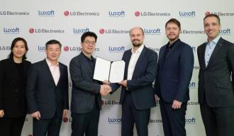 Соглашение подписали доктор И. П. Парк, президент и технический директор компании LG, и Дмитрий Лощинин, исполнительный вице-президент DXC Technology и генеральный директор Luxoft