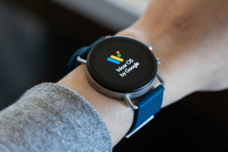 В сообщении Insider говорится, что умные часы Google собственного производства могут выйти на рынок уже в 2022 году. Они имеют кодовое название Rohan и, согласно The Verge, будут конкурировать с Apple Watch.