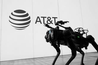 Телекоммуникационная компания AT&T расширила свою коллекцию технологических предложений, добавив подключенных к сети собак-роботов, созданных для использования в службах общественной безопасности и быстрого реагирования.
