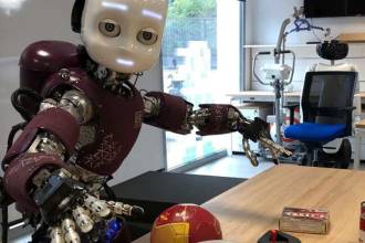 Лаборатория Intel в сотрудничестве с Итальянским технологическим институтом и Техническим университетом Мюнхена представила новый подход к обучению объектов на основе нейронных сетей. В нём используются интерактивные методы онлайн-обучения объектов. Такой подход дает роботам возможность самостоятельно изучать новые объекты.