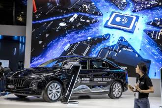 Китайские компании стремительно выходят на арену производства автомобильных чипов в ответ на растущий спрос на крупнейшем в мире автомобильном рынке.