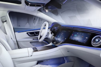 Усовершенствованная автомобильная информационно-развлекательная система LG будет использоваться в новом роскошном электрическом седане Mercedes-Benz EQS EV.