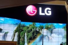 На выставке ISE 2018 компания LG представила серию новинок для коммерческого сектора, включая прозрачные и гибкие OLED-дисплеи и видеостены.