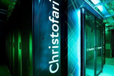 Сбер и его дочерняя компания SberCloud, провайдер облачных технологий, представили новый высокопроизводительный российский суперкомпьютер Christofari Neo. Его презентовал СТО Сбербанк Груп, исполнительный вице-президент Давид Рафаловский во время международной конференции AI Journey 2021.