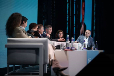 Второй день SOC Forum открылся пленарной сессией «Хакнуть будущее: кибербезопасность как конкурентное преимущество». В ней приняли участие эксперты по информационным технологиям и кибербезопасности.