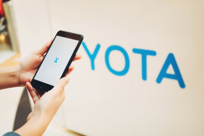 VK Assistant помог Yota запустить уникальную модель поддержки силами клиентов. Цифровой ассистент консультирует пользователей Yota, при необходимости подключает консультантов из числа гуру или сотрудников колл-центра. Также VK Assistant берет на себя предотвращение возможных негативных сценариев.
