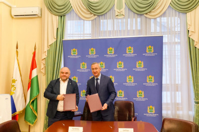 Президент Sitronics Group Сергей Ткаченко и губернатор Калужской области Владислав Шапша подписали соглашение о сотрудничестве в сфере развития информационно-коммуникационных технологий и искусственного интеллекта, беспилотных авиационных систем (БАС), а также образовательных проектов по направлению БАС.